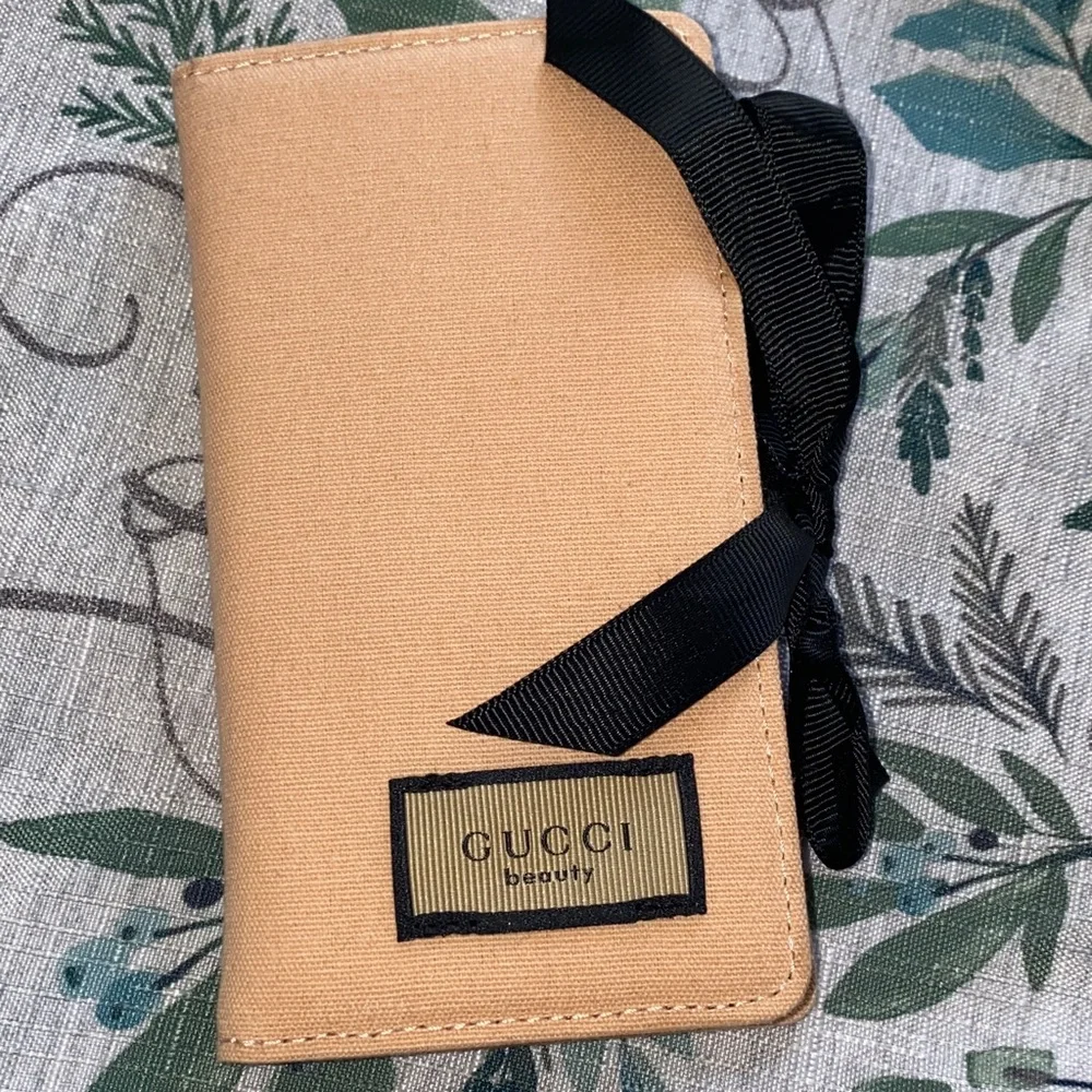 Gucci Tan Canvas Pouch with Gucci Brushes in Black Ribbon - Picture 1 of 2